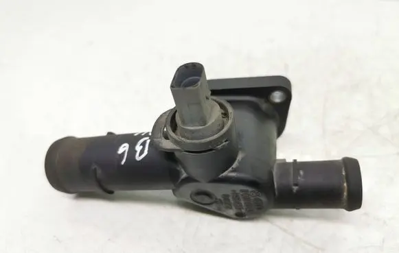 Volkswagen PASSAT B6 Engine coolant pipe/hose 06a121133al 06a919501