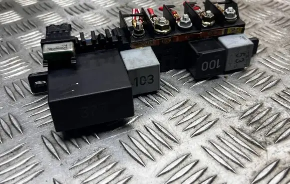 Audi A6 S6 C5 4B Fuse box set 8L0941822 896081000
