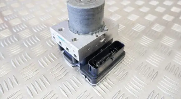 Toyota Yaris XP210 ABS Pump 3330A20009 0265957020 44540K0150