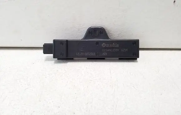 BMW 3 G20 G21 Keyless system antenna 65206832065 6832065