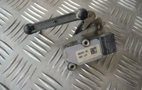 BMW X5 F15 Headlight/headlamp level sensor 6853747