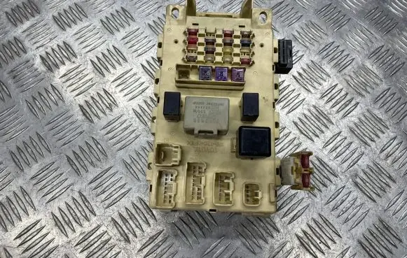 Toyota Yaris Fuse module PPT20GF10
