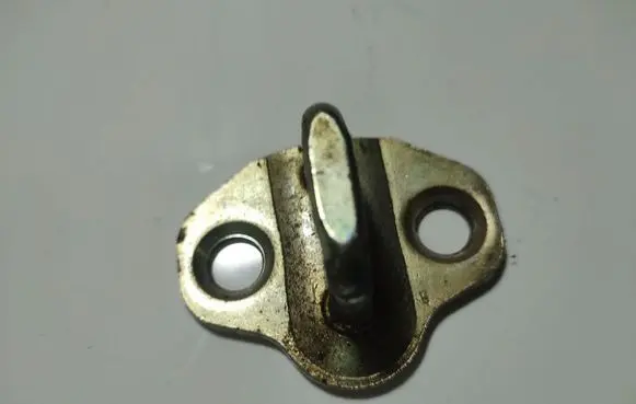 Opel Omega B1 Rear door lock loop/hook striker 
