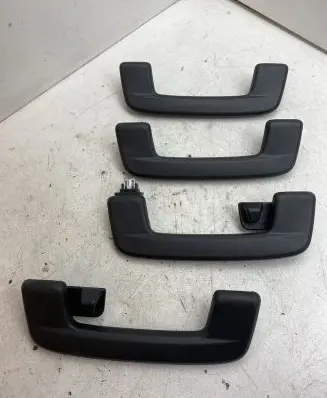 Cupra Formentor A set of handles for the ceiling 8Y0857607 8Y0857643