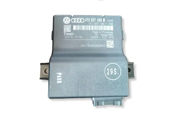 Audi A6 S6 C6 4F Gateway control module 4F0907468F