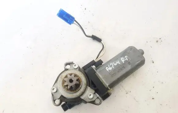 Mercedes-Benz C W203 Seat adjustment motor 0390203002