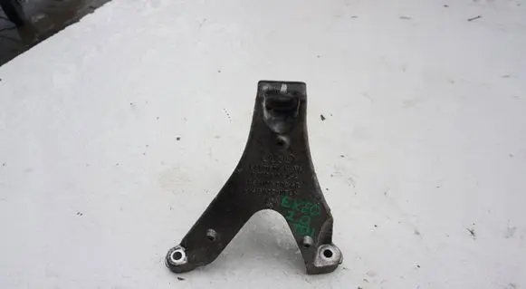 Seat Exeo (3R) Engine mounting bracket 8E0199308AR
