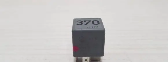 Audi A6 S6 C5 4B Other relay 8D0951253 V23134J52X300