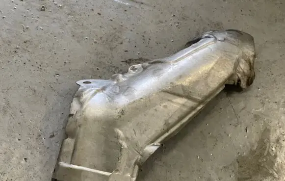 BMW 6 F12 F13 Heat shield in engine bay 7576999