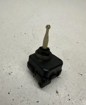 Audi A8 S8 D2 4D Headlight level adjustment motor 4D0941295 0307852315