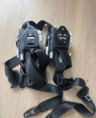 Mercedes-Benz E W213 Front seatbelt 34175226H 34175225H 0401181125
