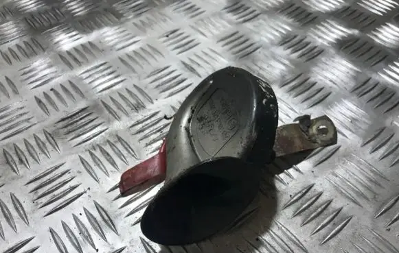 Mitsubishi Carisma Horn signal