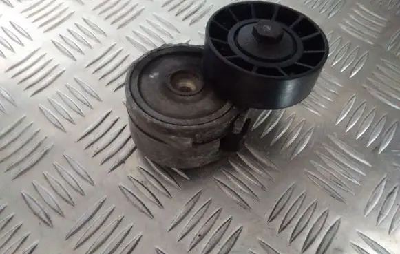 Citroen C4 I Generator/alternator belt tensioner