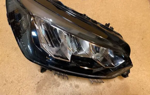Peugeot 2008 II Headlight/headlamp 9855524880