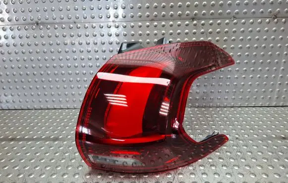 Peugeot 2008 I Rear/tail lights S25071528 9826730380