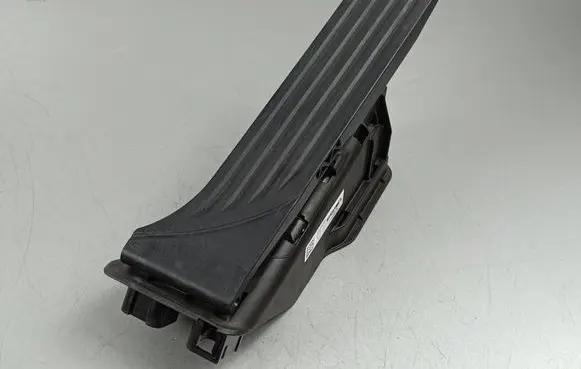 Alfa Romeo Stelvio Accelerator throttle pedal 00505513360 20330478