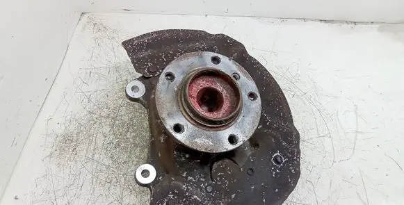BMW 6 E63 E64 Front wheel hub spindle knuckle 6762018
