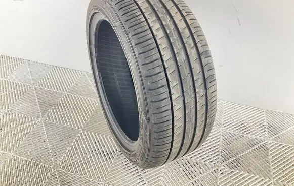 Audi TT TTS Mk2 R17 summer tire 