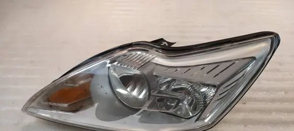 Ford Focus Headlight/headlamp 8M5113W030AE