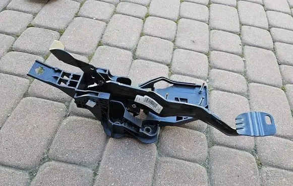 Citroen Berlingo Brake pedal 9816152180-