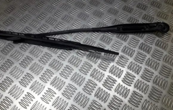 Mercedes-Benz Vaneo W414 Front wiper blade arm a1688200644