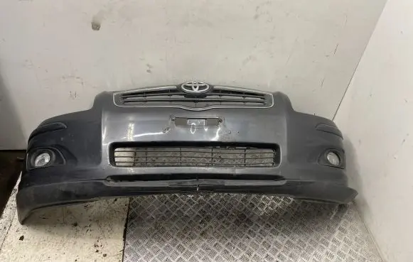 Toyota Avensis T250 Front bumper