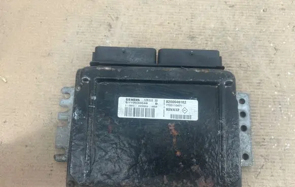 Renault Laguna III Engine control unit/module 8200046162 7700110471 S110030048