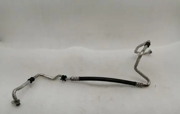 Land Rover Range Rover L405 Air conditioning (A/C) pipe/hose FPLA19N601AE