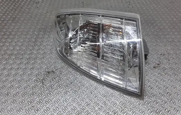 Nissan X-Trail T30 Front indicator light