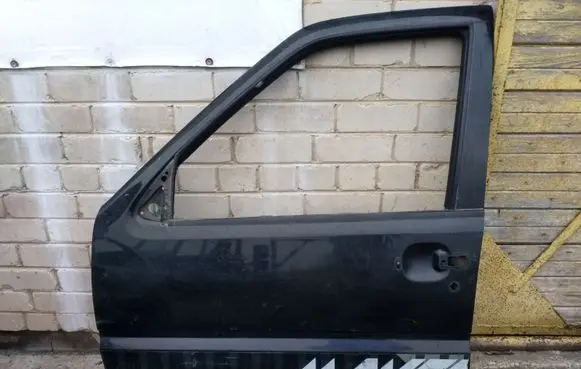 Ford Maverick Front door