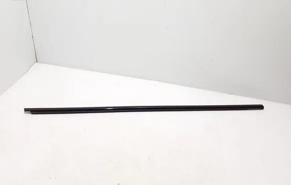 Audi Q7 4M Front door glass trim molding 4M0853284C