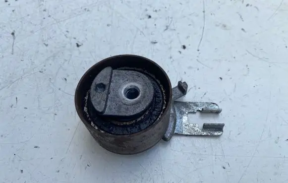 Volvo XC90 Timing belt/chain tensioner 