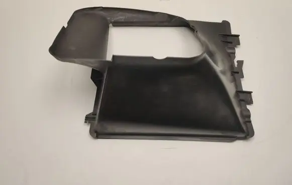 Porsche Macan (95B) Intercooler air channel guide 95B117335A