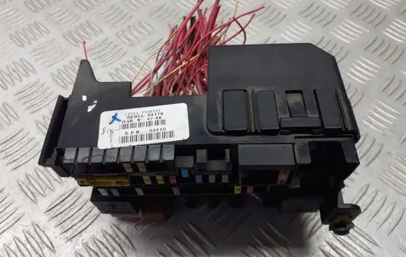 Renault Laguna III Fuse box set 8200758853