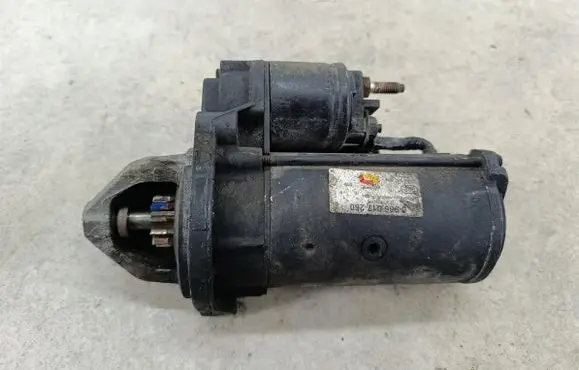 Mercedes-Benz Vito Viano W639 Starter motor 0986017260