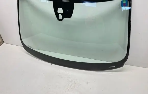 Volvo S60 Front windscreen/windshield window 43R00027
