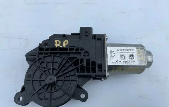 Seat Ibiza IV (6J,6P) Front door window regulator motor 6R0959802P 402324D