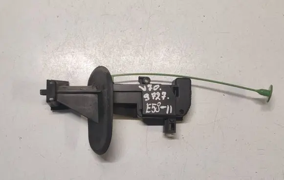 Volvo V70 Fuel tank cap lock 86113136