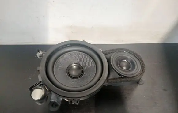 Volvo XC90 Front door speaker 30657756