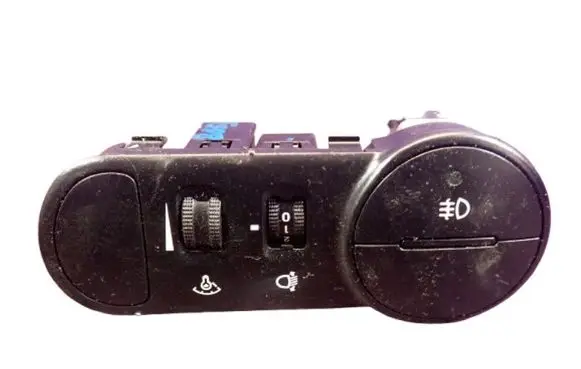 Hyundai i10 Light switch 201004787