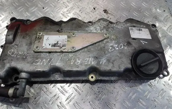 Nissan Almera Tino Rocker cam cover 