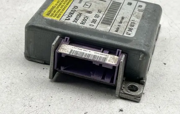 Volvo S40, V40 Airbag control unit/module 30611294 0285001147 972450079F