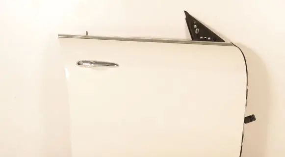 Maserati Levante Front door