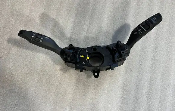 Hyundai Santa Fe Wiper turn signal indicator stalk/switch 93404S1860