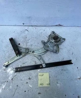 Volkswagen PASSAT B3 Front door manual window regulator 