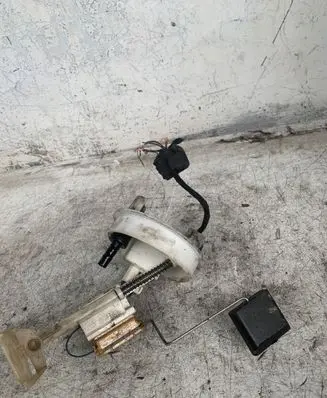 Mercedes-Benz E W211 Fuel level sensor 