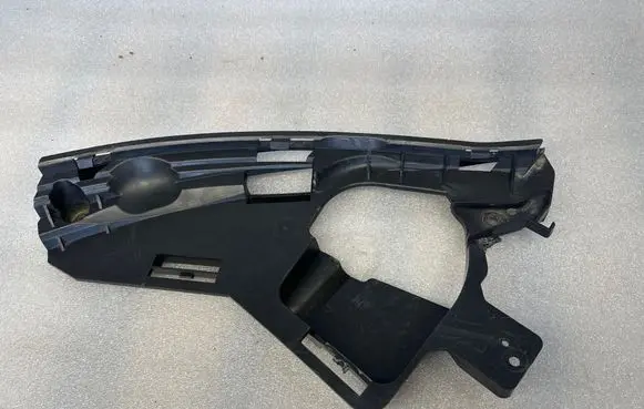 Volvo XC60 Headlight/headlamp mounting bracket 31323756
