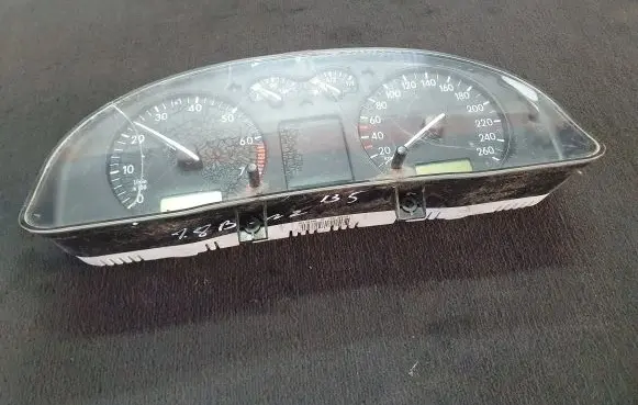 Volkswagen PASSAT B5 Speedometer (instrument cluster) 09051940090 09051969904