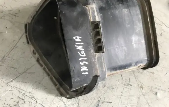 Opel Insignia A Air intake duct part 55561770