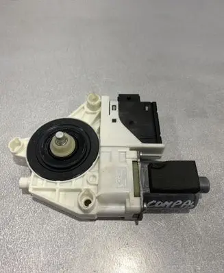 Jeep Compass Front door window regulator motor C61742100
